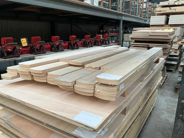 Multiplex planken (32x) - afbeelding 1 van  2