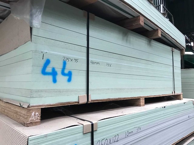 Multiplex uniprime 2150x950x40mm (15x) - afbeelding 1 van  2