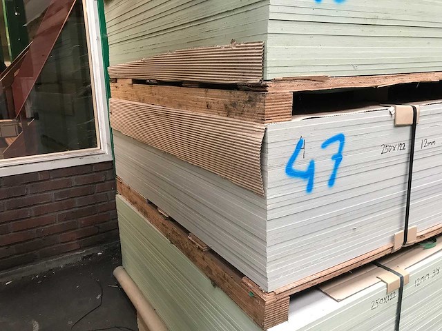 Multiplex uniprime 2500x1220x12mm (31x) - afbeelding 2 van  3