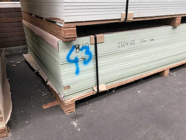 Multiplex uniprime 2500x1220x15 (25x) - afbeelding 1 van  1