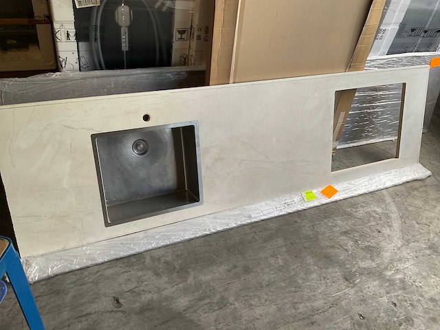 Multiplex werkblad met hardkunststof toplaag 243x65 cm - afbeelding 1 van  4