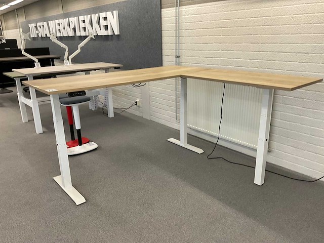 Multiratio elektrisch verstelbaar hoekbureau - afbeelding 1 van  4