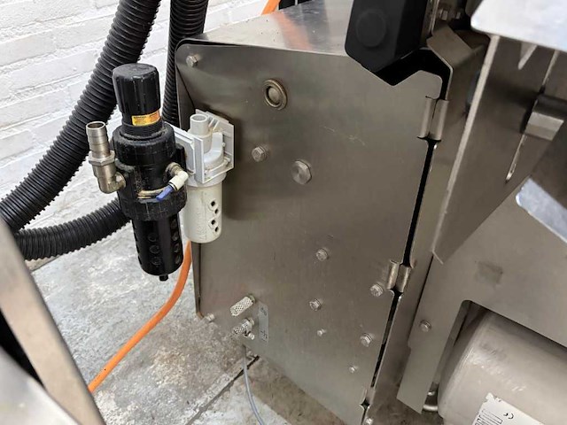 Multivac - 2009 - r105 - dieptrekverpakkingsmachine - afbeelding 2 van  12