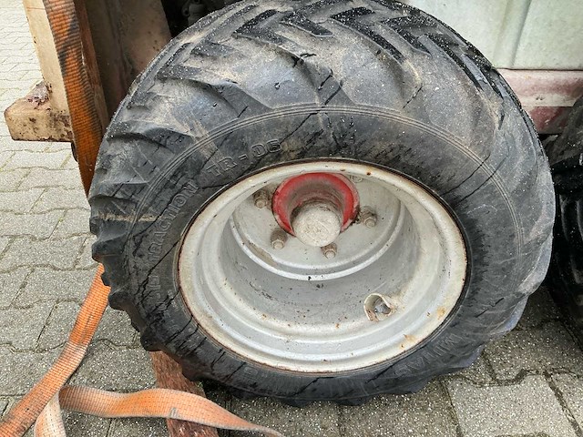 Munckhof - 2013 - 3 rij boomgaardspuit - veldspuit - afbeelding 11 van  13