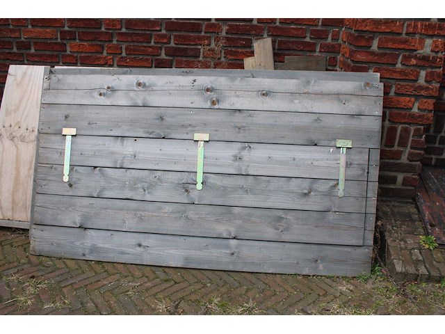 Munten verkoopbox afm. ca. 115 x 115 x 209 cm. - afbeelding 1 van  3