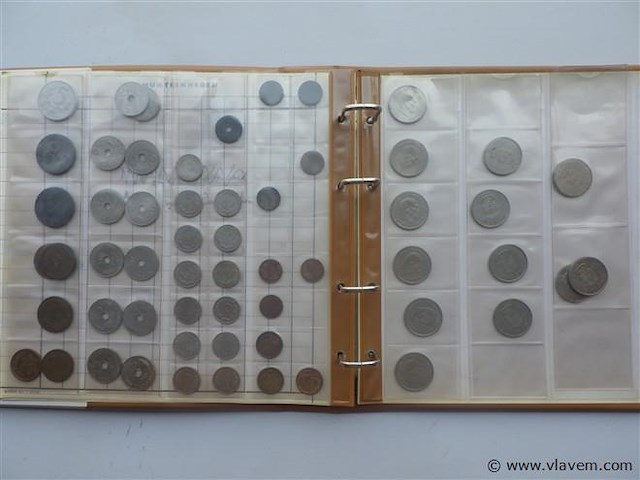 Muntenalbum met munten uit denemarken - afbeelding 3 van  6