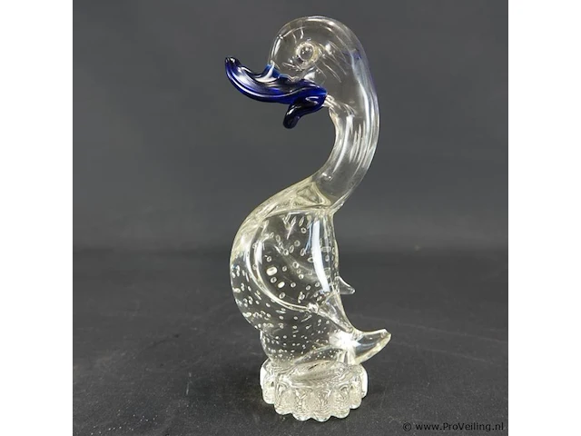 Murano?. glas sculptuur in de vorm van een zwaan - afbeelding 2 van  5