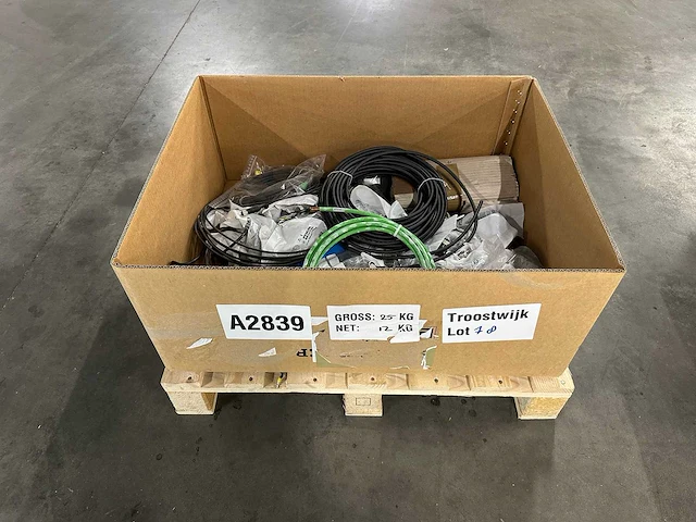 Murr elektronik - partij industriële aansluitkabels, sensor-/actuatorkabels en connectoren - afbeelding 1 van  7