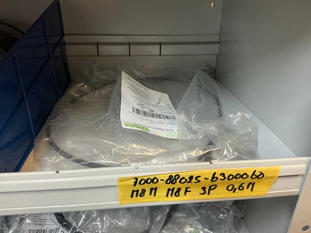 Murr elektronik partij voedingen, kabels en switches t.b.v. robotica - afbeelding 6 van  40