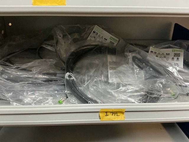 Murr elektronik partij voedingen, kabels en switches t.b.v. robotica - afbeelding 9 van  40