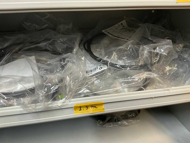 Murr elektronik partij voedingen, kabels en switches t.b.v. robotica - afbeelding 11 van  40