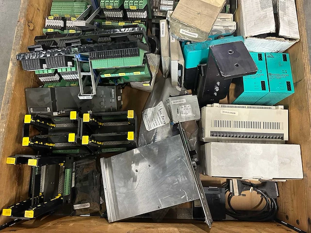 Murr, pepperl+fuchs, telemecanique - partij elektronica: industriële plc-, i/o- en besturingscomponenten - afbeelding 2 van  9