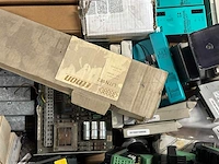 Murr, pepperl+fuchs, telemecanique - partij elektronica: industriële plc-, i/o- en besturingscomponenten - afbeelding 9 van  9