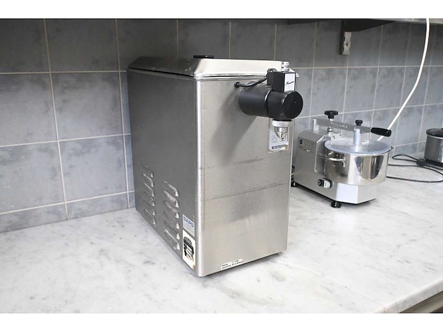 Mussana lady rvs slagroommachine - afbeelding 2 van  6