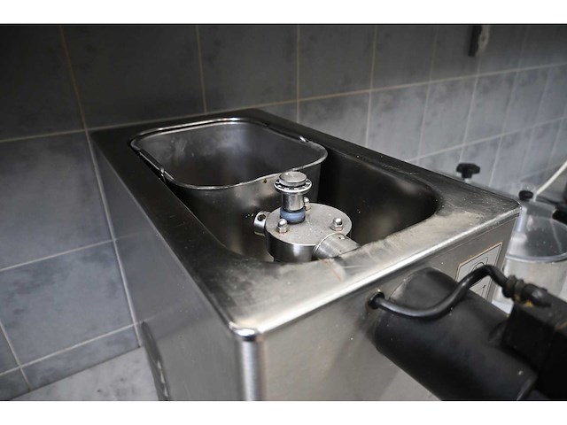 Mussana lady rvs slagroommachine - afbeelding 5 van  6