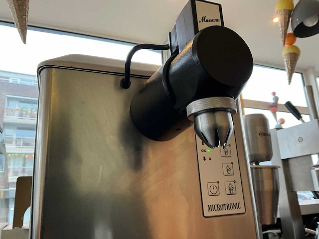 Mussana slagroom machine - afbeelding 4 van  8