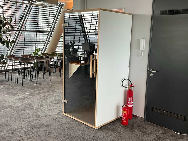 Mute labs telefooncabine - afbeelding 4 van  6