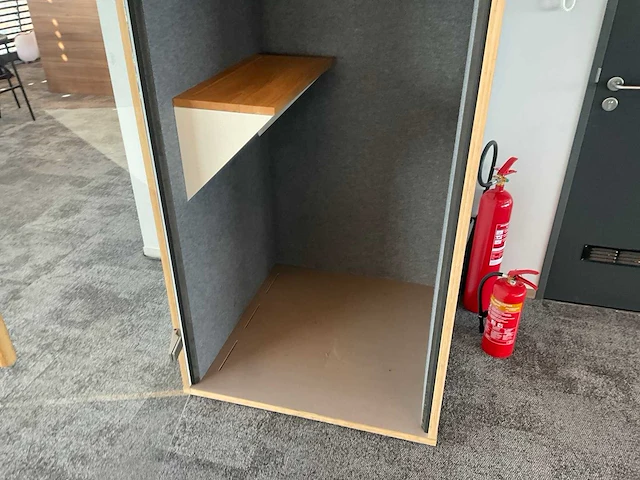 Mute labs telefooncabine - afbeelding 3 van  6