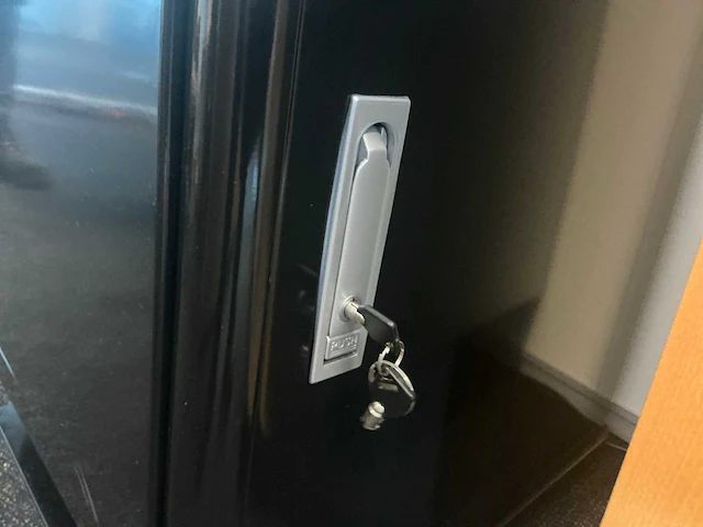 Mutek mtk-f5-3400-01 simkaart dispenser prototype - afbeelding 10 van  10