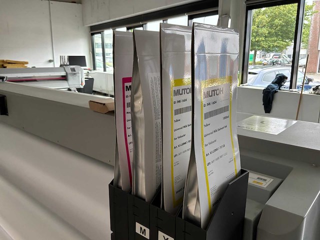Mutoh 2638x grootformaat printer - afbeelding 8 van  9