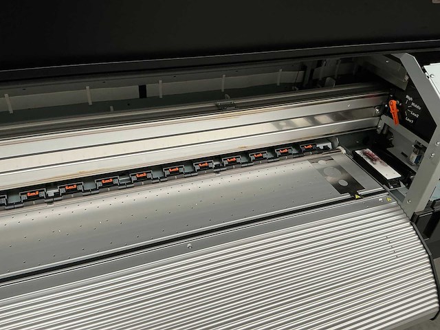 Mutoh xpertjet 1641 sr pro - 2025 - flatbedprinter uv - afbeelding 10 van  29