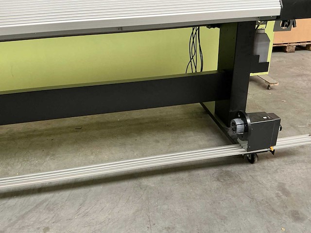 Mutoh xpertjet 1641 sr pro - 2025 - flatbedprinter uv - afbeelding 15 van  29