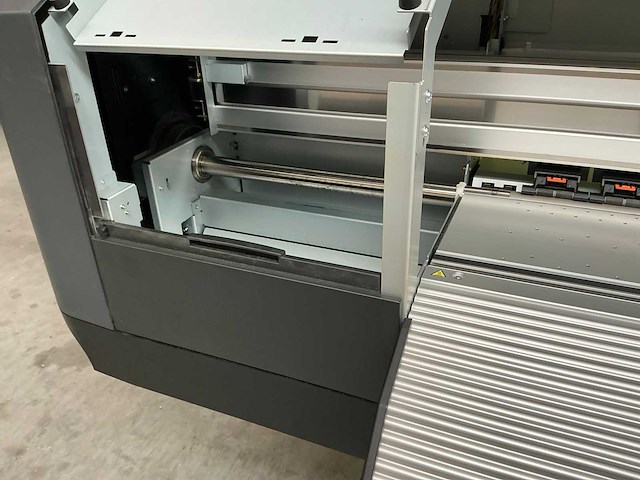 Mutoh xpertjet 1641 sr pro - 2025 - flatbedprinter uv - afbeelding 7 van  29