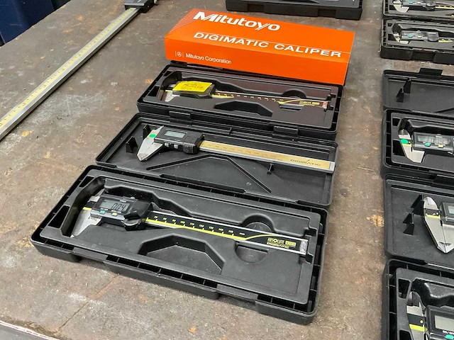 Mututoyo 0-150 mm digitale schuifmaat (3x) - afbeelding 1 van  4
