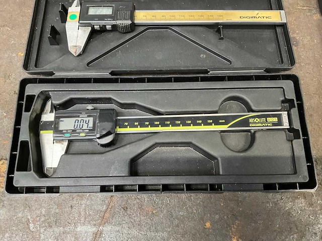 Mututoyo 0-150 mm digitale schuifmaat (3x) - afbeelding 2 van  4