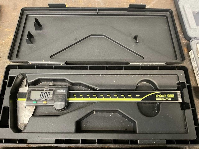 Mututoyo 0-150 mm digitale schuifmaat (3x) - afbeelding 4 van  4