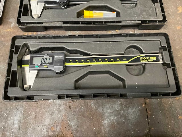 Mututoyo 0-150 mm digitale schuifmaat (3x) - afbeelding 2 van  4