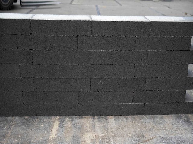 Muurblokken dark grey (ca.4928 stuks) - afbeelding 1 van  1