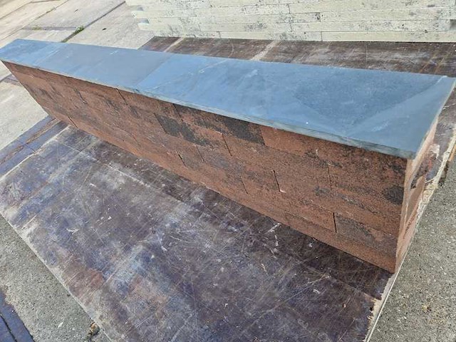 Muurblokken inclusief afdektegels (ca. 1776 stuks) - afbeelding 1 van  3