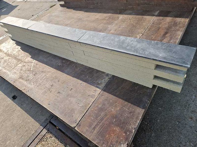 Muurblokken inclusief afdektegels (ca. 448 stuks) - afbeelding 4 van  5