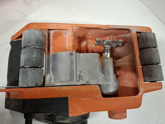 Muursleuvenfreesmachine 230v spit, f40, bouwjaar 2012 - afbeelding 7 van  8