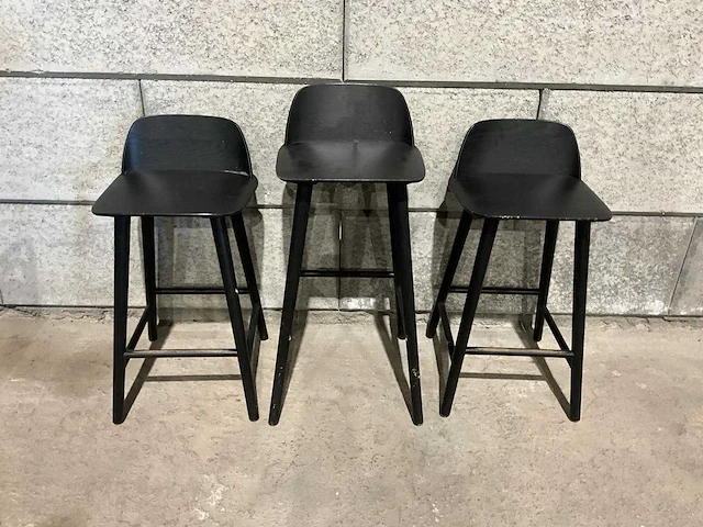Muuto - barkruk (3x) - afbeelding 1 van  6