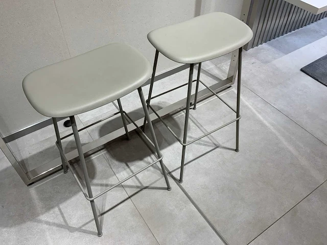 Muuto - kruk (2x) - afbeelding 2 van  3