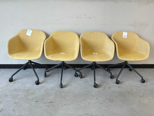 Muuto fiber vergaderstoel (4x) - afbeelding 1 van  10
