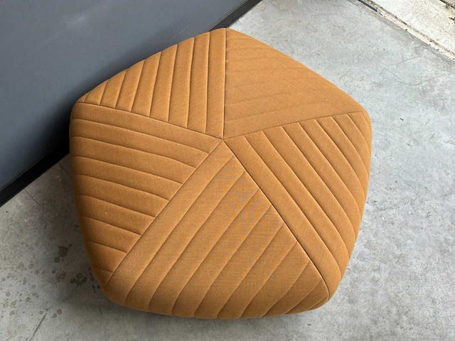 Muuto poef - afbeelding 3 van  6