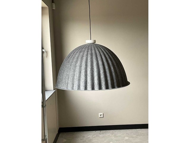 Muuto under the bell lamp - afbeelding 2 van  4