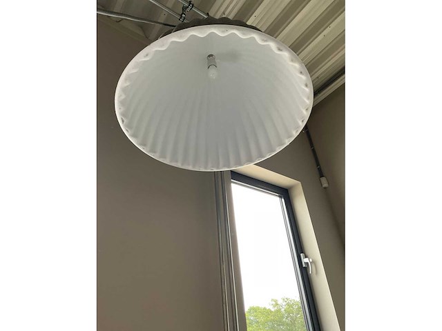 Muuto under the bell lamp - afbeelding 4 van  4