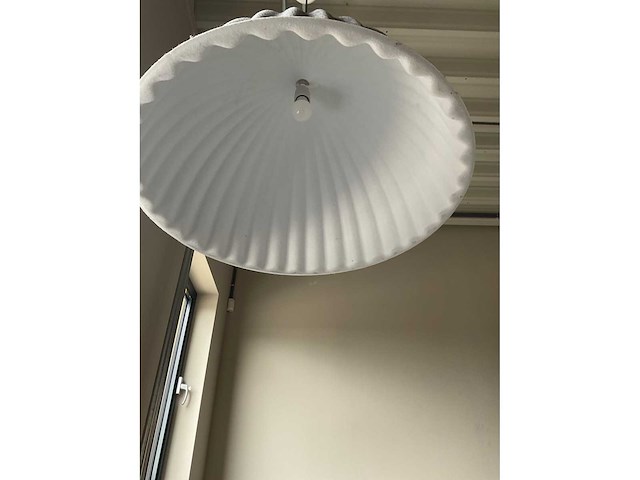 Muuto under the bell lamp - afbeelding 3 van  3