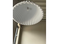 Muuto under the bell lamp - afbeelding 3 van  3