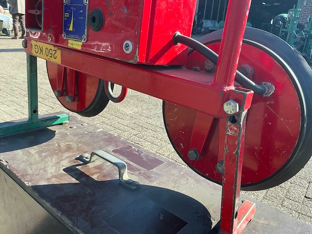 Muyen bv - va600 - vacuümheffer op accu - 2012 - afbeelding 3 van  15