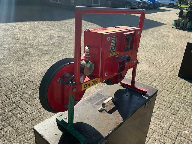 Muyen bv - va600 - vacuümheffer op accu - 2012 - afbeelding 10 van  15