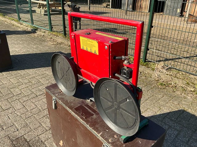 Muyen bv - va600 - vacuümheffer op accu - 2012 - afbeelding 12 van  15