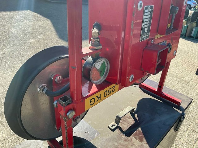 Muyen bv - va600 - vacuümheffer op accu - 2012 - afbeelding 9 van  16