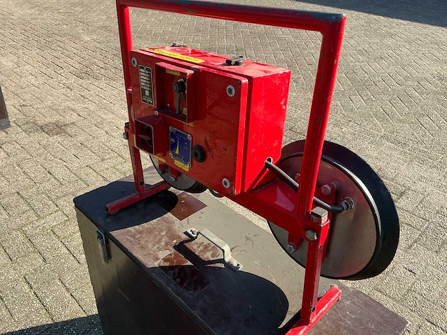 Muyen bv - va600 - vacuümheffer op accu - 2012 - afbeelding 10 van  16