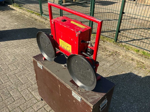 Muyen bv - va600 - vacuümheffer op accu - 2012 - afbeelding 13 van  16