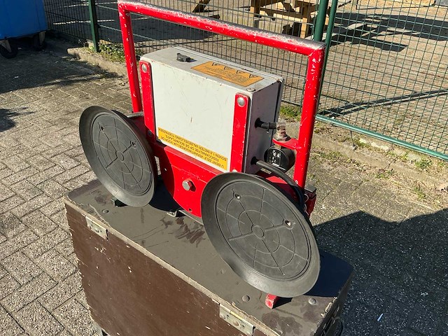 Muyen bv - va600 - vacuümheffer op accu - 2018 - afbeelding 10 van  15